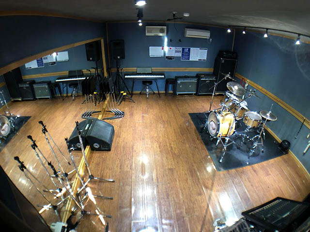 Y studio